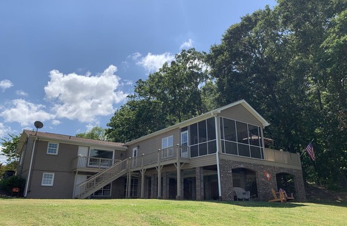 Seneca House | THE Premier Clemson/Seneca Lake Home