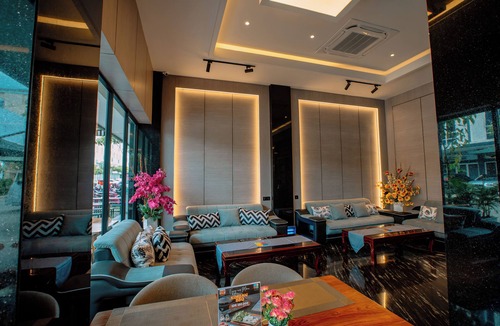 Medan Hotel | The Quadrant Hotel KNO
