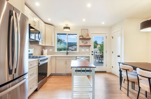 Monument House | The Quaint House