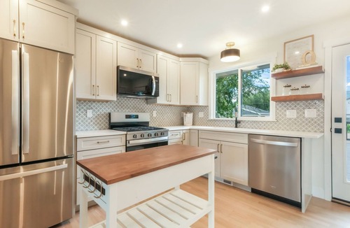 Monument House | The Quaint House