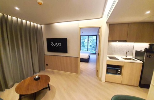 Ploenchit Hotel | The Quart Ruamrudee by UHG