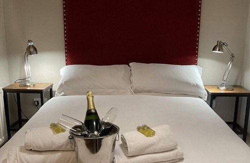 Litton Hotel | The Queens Litton