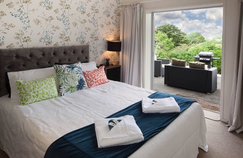 Raglan Apartment | The Queenslander Raglan