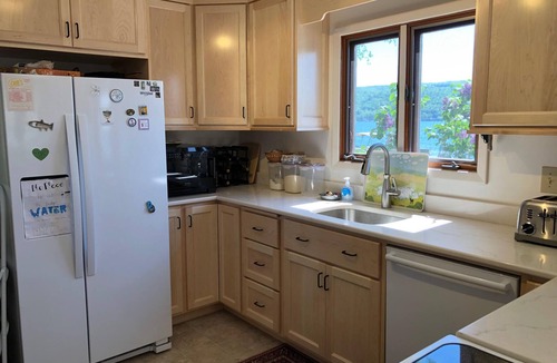 Town of Jerusalem House | The quiet beauty and convenience of being right on the water on Keuka Lake!