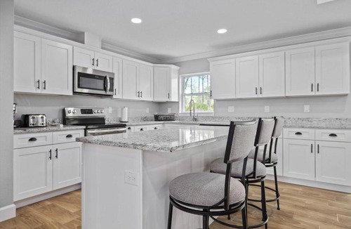 Avis Oaks House | The Quiet Oasis