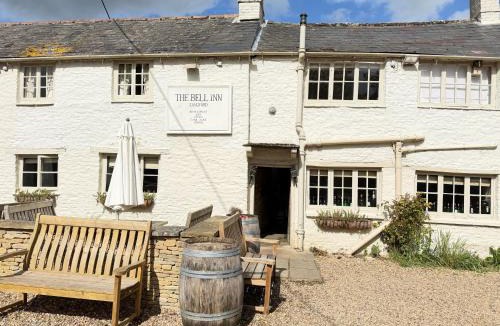 Lechlade House | The Rabbit Hole