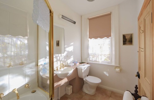 Longford Bed & Breakfast | The Racecourse Inn
