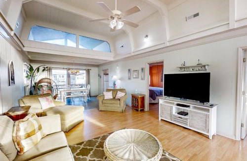 North Myrtle Beach House | The Rainbow Fish, Full Property