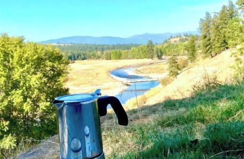 Eureka Cabin | The Ranch Hand - Epic River + Mountain Views