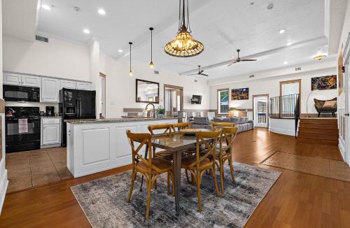 Lincolnville House | The Ray - 2nd Floor Historic Condo- Minutes Walk to Downtown