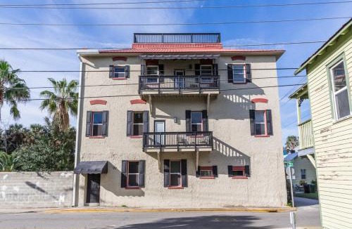 Lincolnville House | The Ray - 2nd Floor Historic Condo- Minutes Walk to Downtown