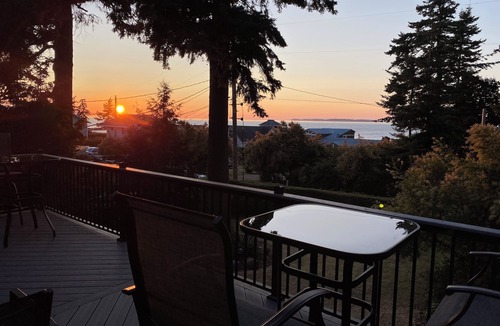 Eastsound House | The Red Harbor: Retreat/Refresh/Rekindle