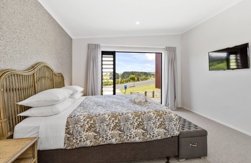 Raglan House | THE RED HOUSE