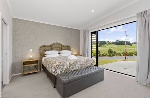 Raglan House | THE RED HOUSE