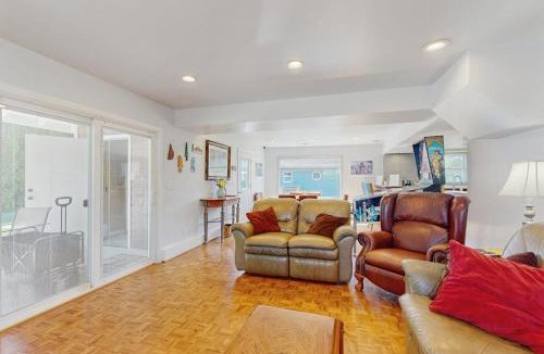 Manson House | The Red Lake House