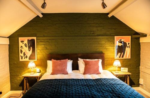 Thames Ditton Hotel | The Red Lion