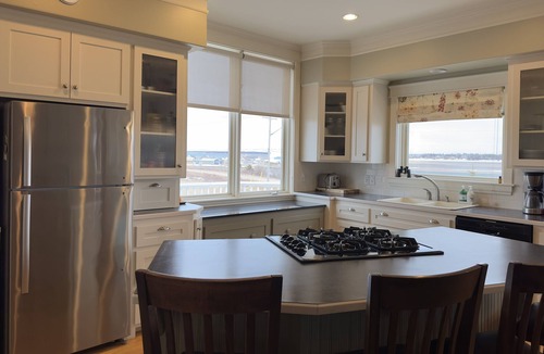 North Rustico House | The Red Rock Beach House 🌊 Relax, Unwind & Enjoy!