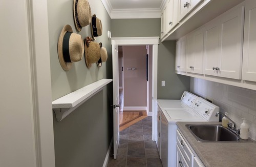North Rustico House | The Red Rock Beach House 🌊 Relax, Unwind & Enjoy!
