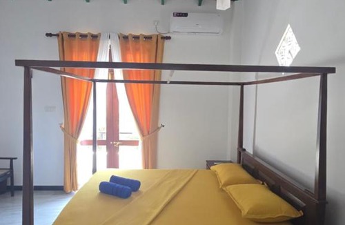 Polhena Hostel | The Reef Edge