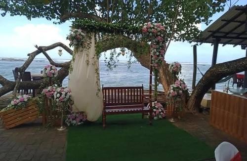 Polhena Hostel | The Reef Edge
