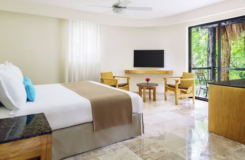 Playacar Resort | The Reef Playacar Beach Resort & Spa