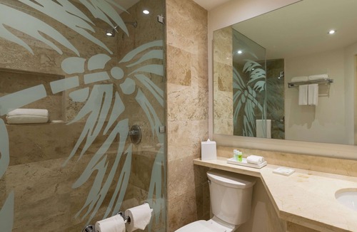 Playacar Resort | The Reef Playacar Beach Resort & Spa