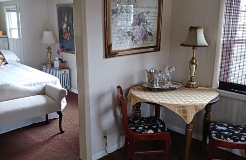 Moosic House | The regina house tea room