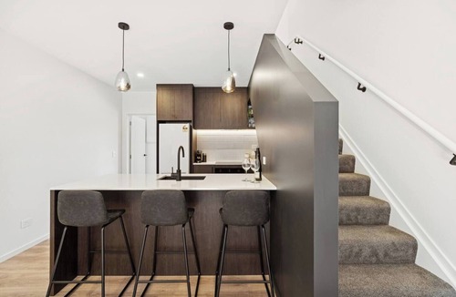 Frankton Villa | The Remarkable Hideaway-3 Bedroom, Central, Modern