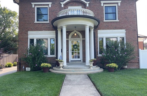Mapleton/Fall Creek House | THE RENEWAL SUITE — PRIVATE 2-BEDROOM RETREAT NEAR INDIANAPOLIS HOSPITALS
