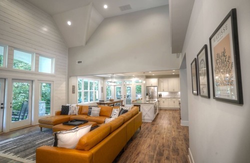 Clarkesville House | The Reserve - 5 BR Mtn Retreat w/Outdoor Great Room, Mins From Helen and Sautee