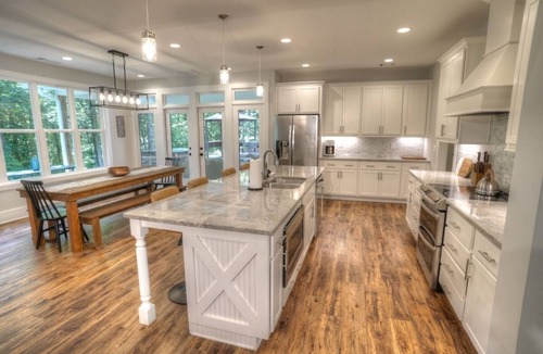 Clarkesville House | The Reserve - 5 BR Mtn Retreat w/Outdoor Great Room, Mins From Helen and Sautee