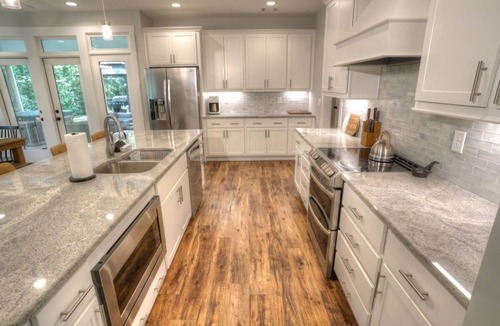 Clarkesville House | The Reserve - 5 BR Mtn Retreat w/Outdoor Great Room, Mins From Helen and Sautee