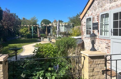 Angmering Apartment | The Resting Shepherd
