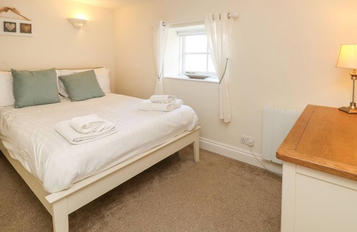 Godshill Cottage | THE RETREAT, pet friendly in Wroxall