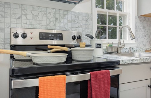 Southwest Raleigh House | The Retro Haven: A Private 1953 Sanctuary Near NCSU & Lake Johnson