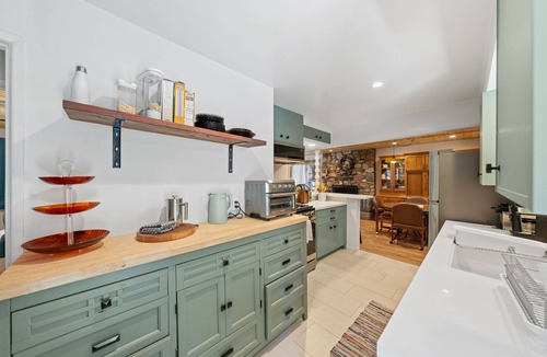 Pine Cove Cabin | The Ridge: Relax, Play & Unwind with a Hot Tub & Game Room