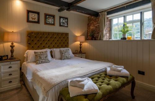 Compton Martin Hotel | The Ring 'O' Bells