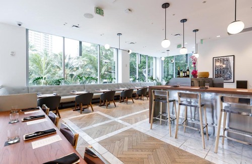 Waikiki Hotel | The Ritz-Carlton Residences, Waikiki Beach Hotel
