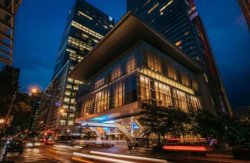 Toronto Entertainment District Hotel | The Ritz-Carlton, Toronto
