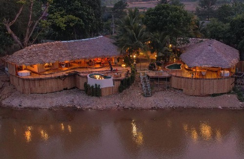 Ban Ton Lung Villa | The River Flows Kued Chang Camp