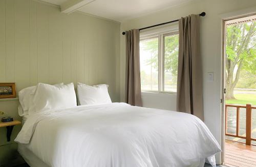 Algoma Hotel | The River Hills Motel - Algoma, WI - Near Door County