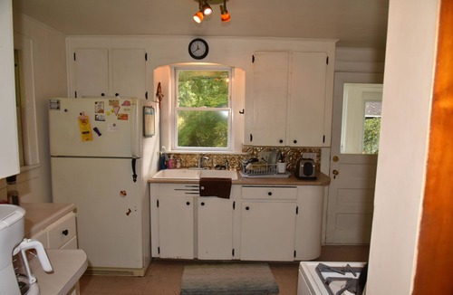 Alaska Cottage | The River House of Alaska, Michigan located Southeast Grand Rapids, pet friendly