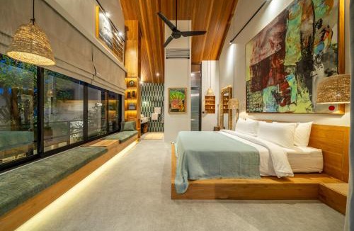 Batubelig Villa | The Riverfront 5BR Luxury Villa Near the Beach
