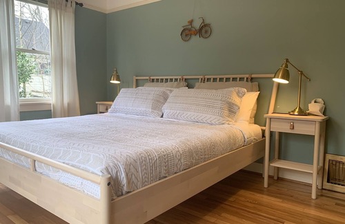Whiteaker House | The Riverpath Inn, just steps from the Willamette river & Rose Gardens, Eugene