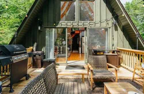 Equinunk House | The Riverside Cabin - Rustic & Private Retreat