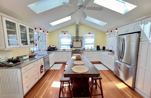 West Arlington House | The Riverside Treehouse