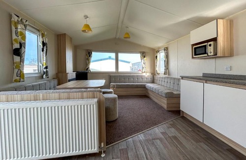Sheerness Apartment | The Rochester - Uk51003