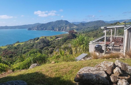 Tuateawa House | The Rock