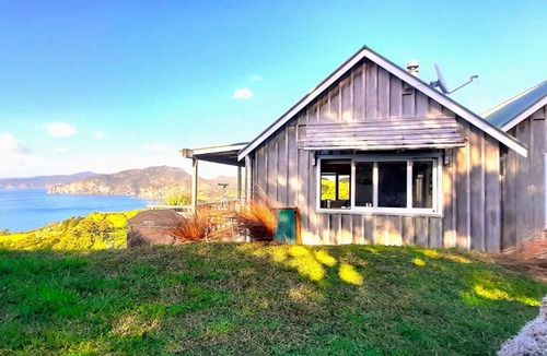 Tuateawa House | The Rock