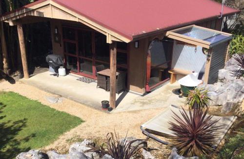 Takaka Hotel | The Rocks Chalets